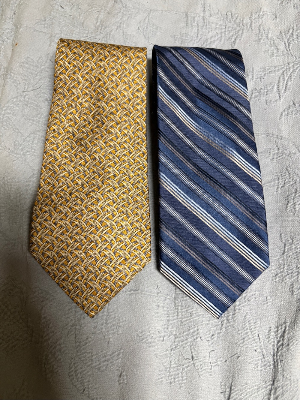 Lot of 2 Perry Ellis Portfolio men’s 100% silk neckties in two classic patterns